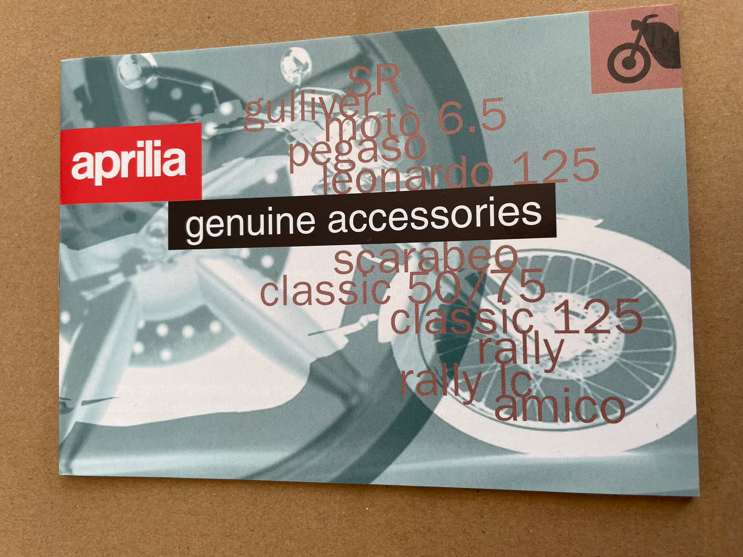 APRILIA GENUINE ACCESSOIRIES BOEK OEM ORIGINAL PIAGGIO