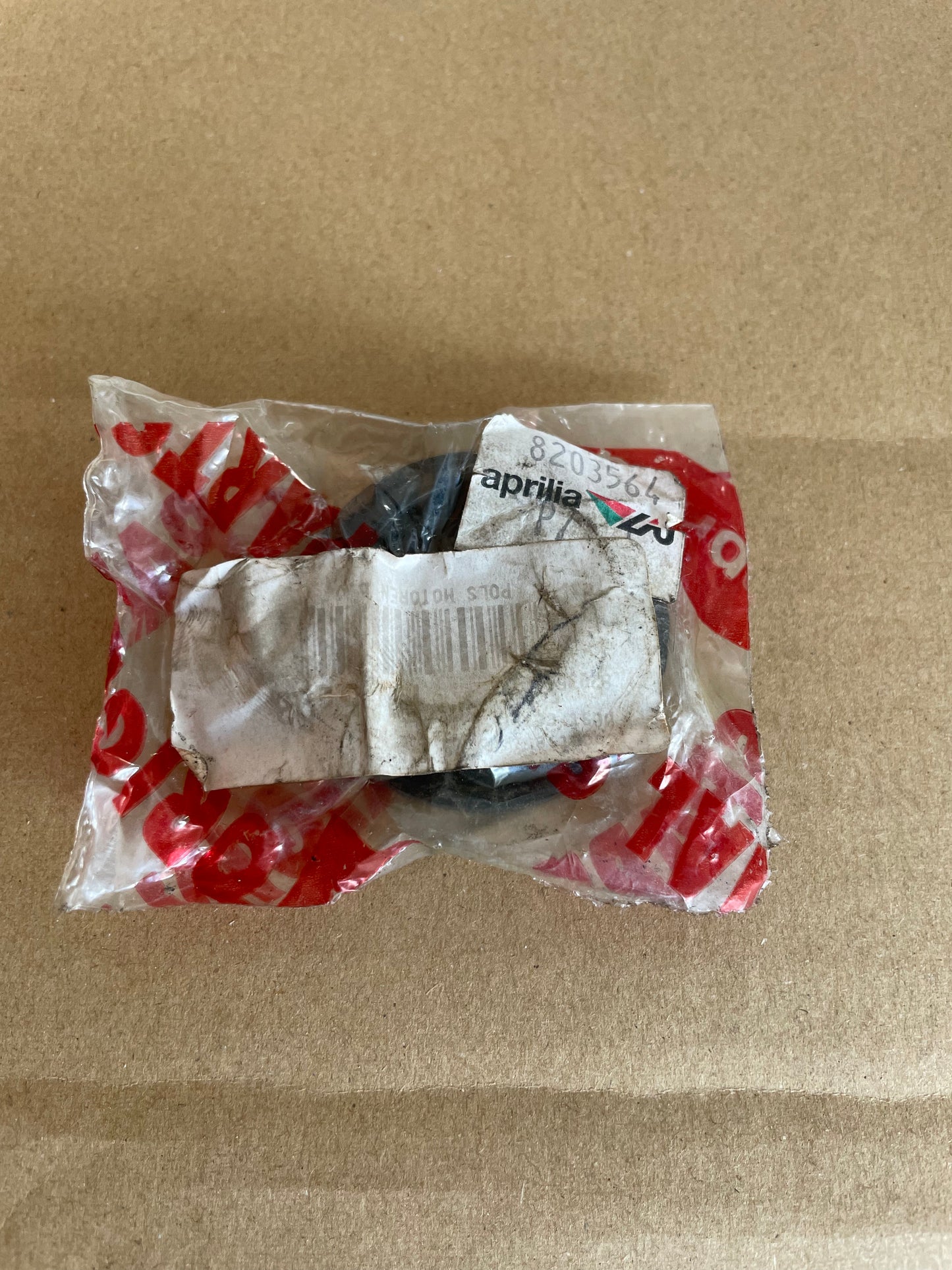 APRILIA OEM VOORVORK DUST COVER AP8203564