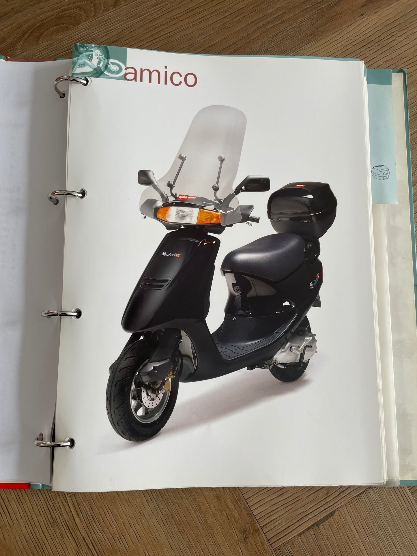 APRILIA ACCESSOIRES BOEK OEM ORIGINAL DEALERBOOK