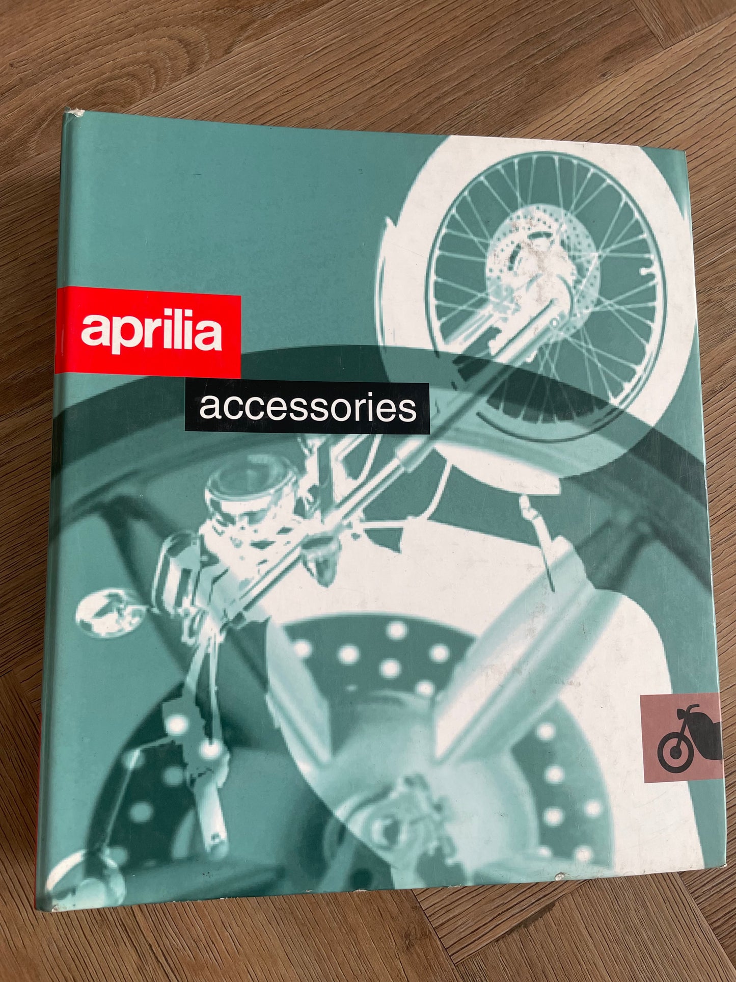 APRILIA ACCESSOIRES BOEK OEM ORIGINAL DEALERBOOK