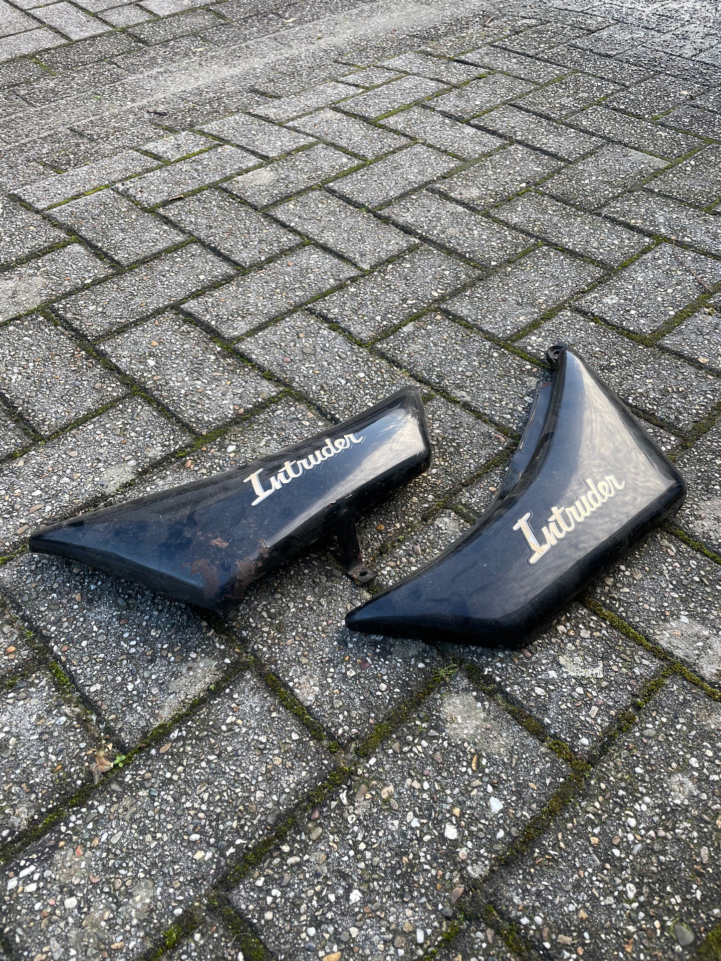 Suzuki VS 700 INTRUDER Used Side Cover Right & Left