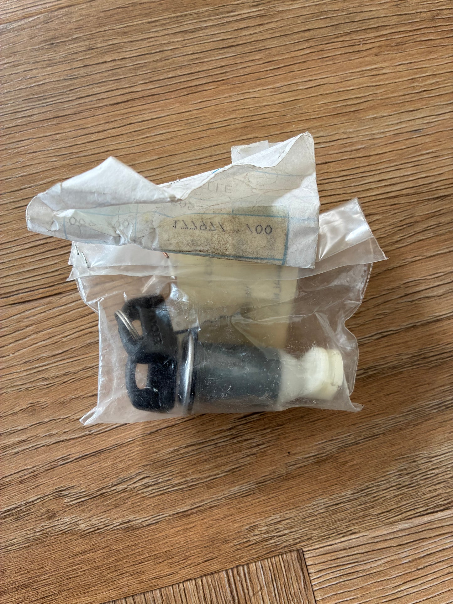 Zadelslot Honda - Ook geschikt voor Peugeot SC50L (0705053)