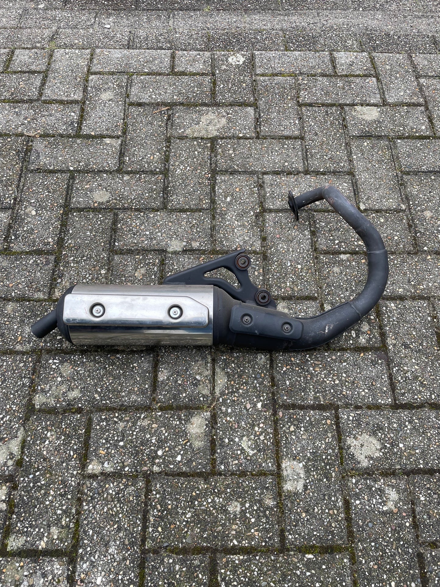 UITLAAT HONDA X8R OEM ORIGINEEL NIEUWSTAAT 18300-GCM-930