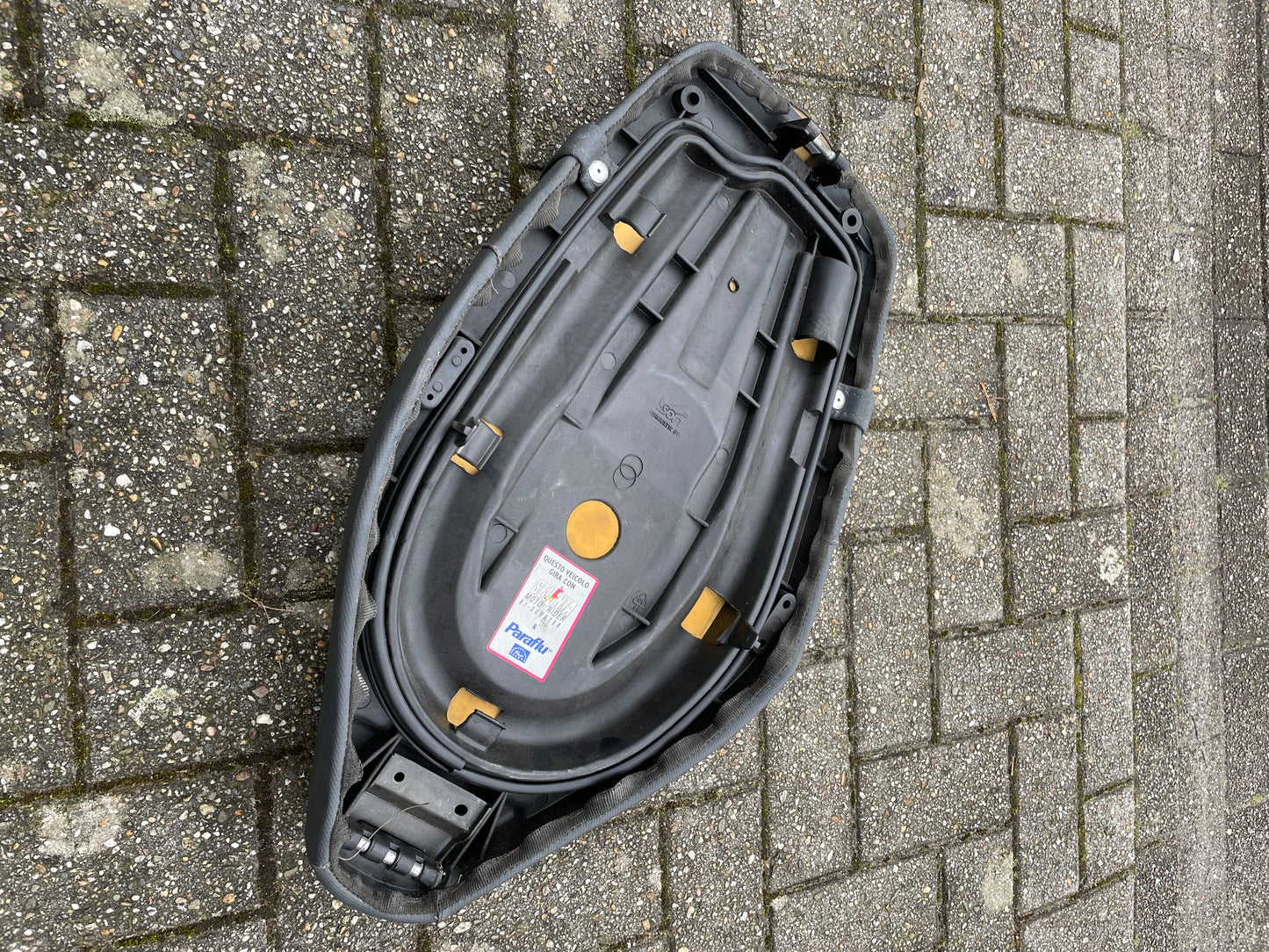 Buddyseat (zadel) PIAGGIO OEM Gilera Runner 50 125 180 200 CM005501