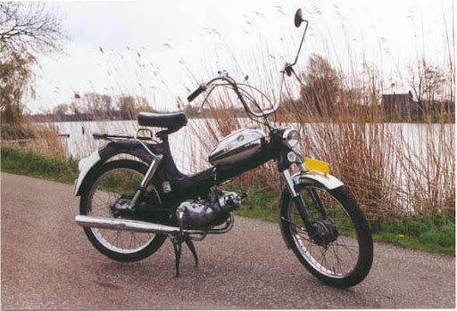 Oude bromfietsen: Meer dan een vervoermiddel – een tijdmachine op twee wielen!