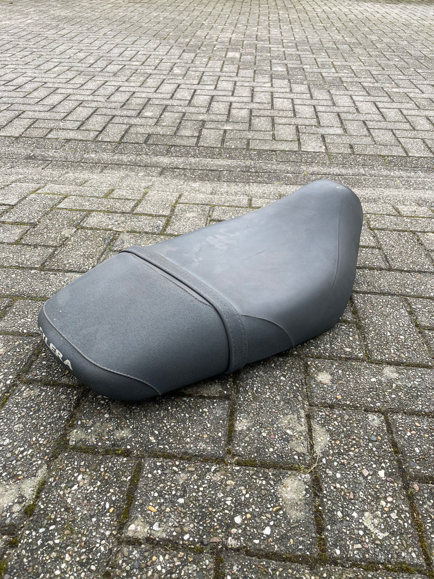 Buddyseat (zadel) PIAGGIO OEM Gilera Runner 50 125 180 200 CM005501